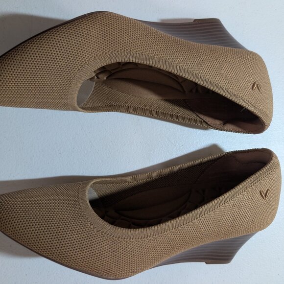 VIVAIA Aria Wedge Pointed Toe Shoes – Beige Knit – Size 36 (US 6) NWOT - Picture 3 of 4